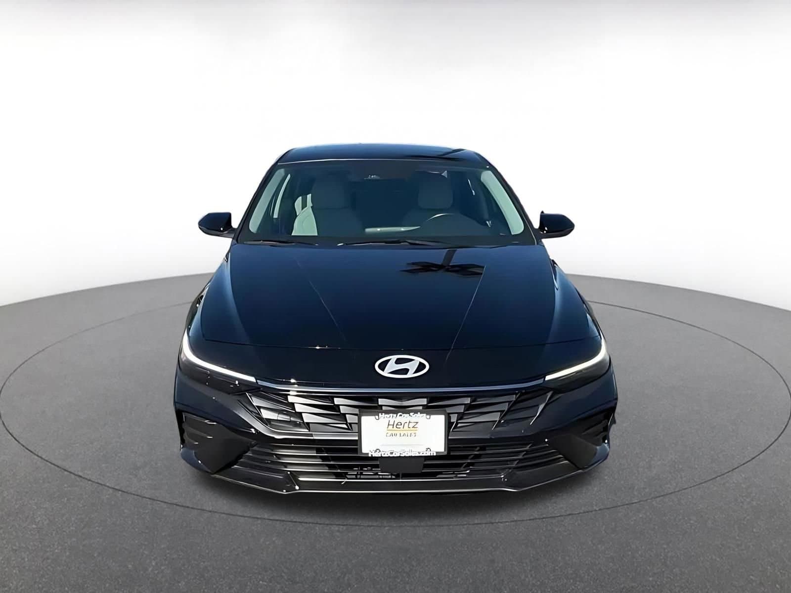 Thumbnail: 2025 Hyundai Elantra - 4