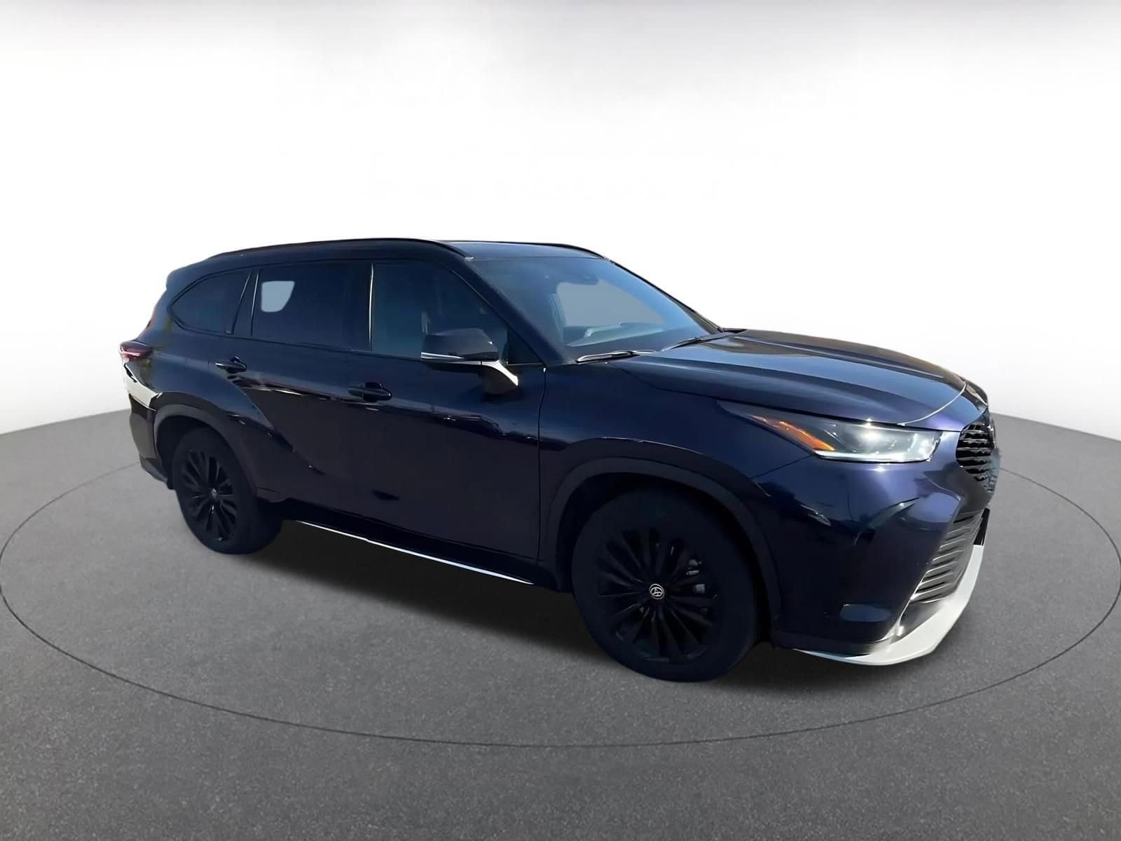 Thumbnail: 2025 Toyota Highlander - 2