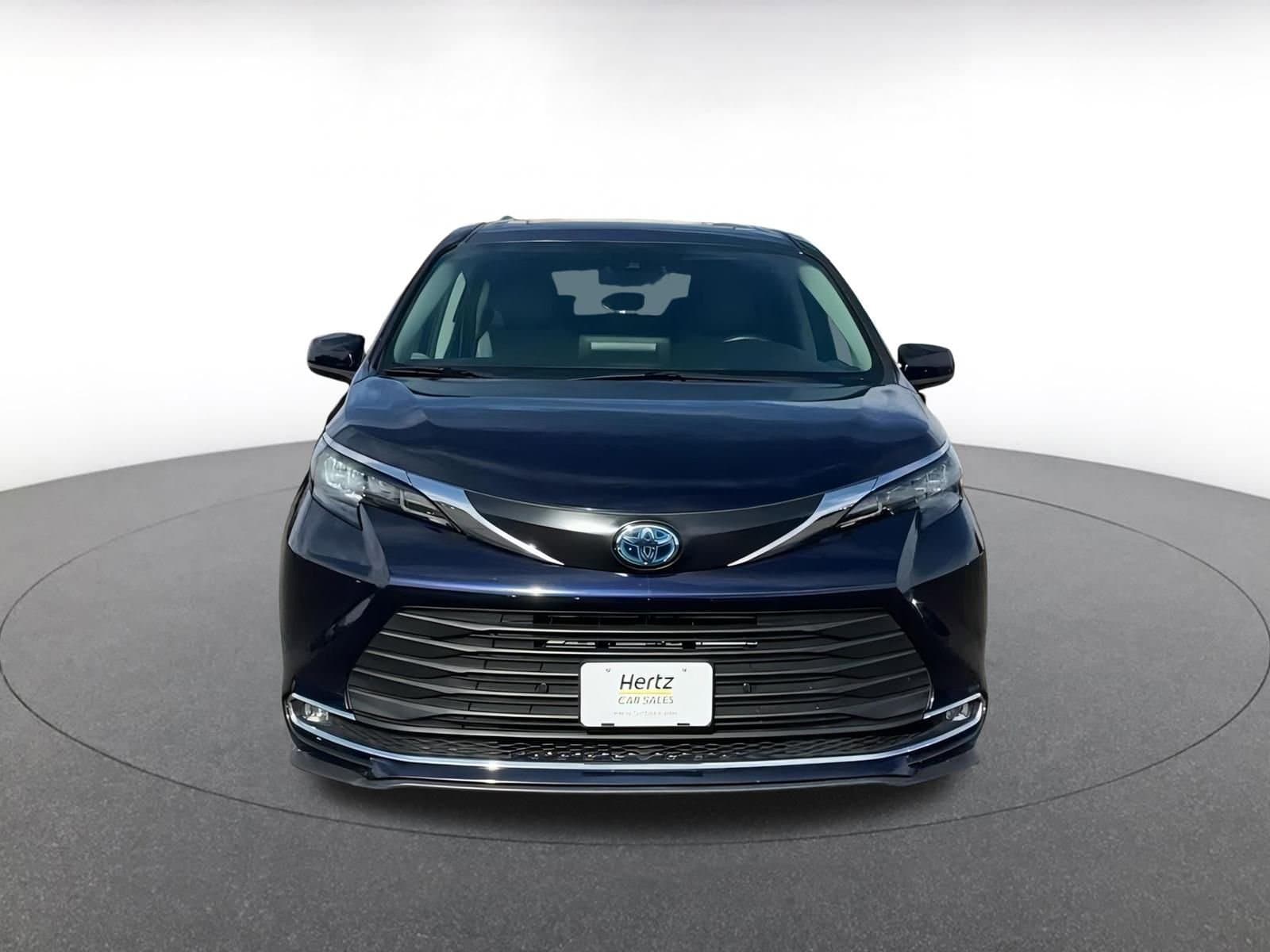 Thumbnail: 2024 Toyota Sienna - 4