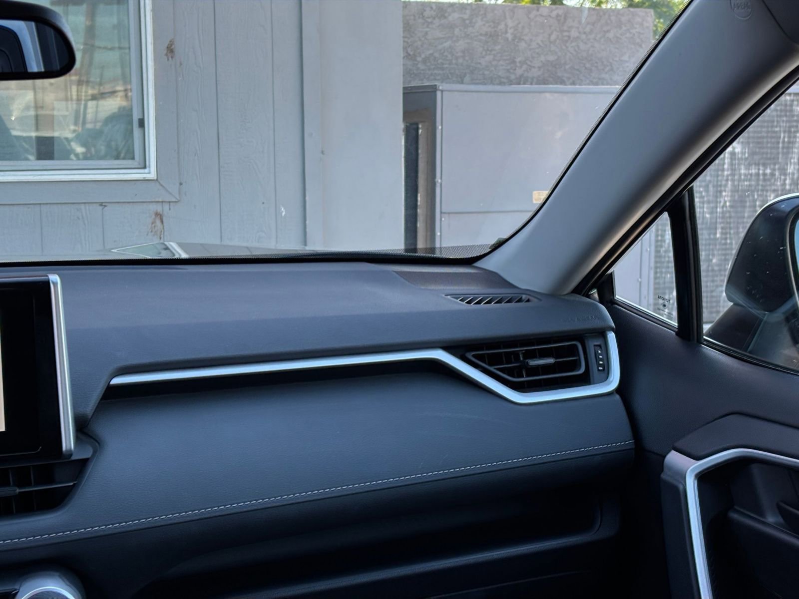 Thumbnail: 2025 Toyota RAV4 - 34