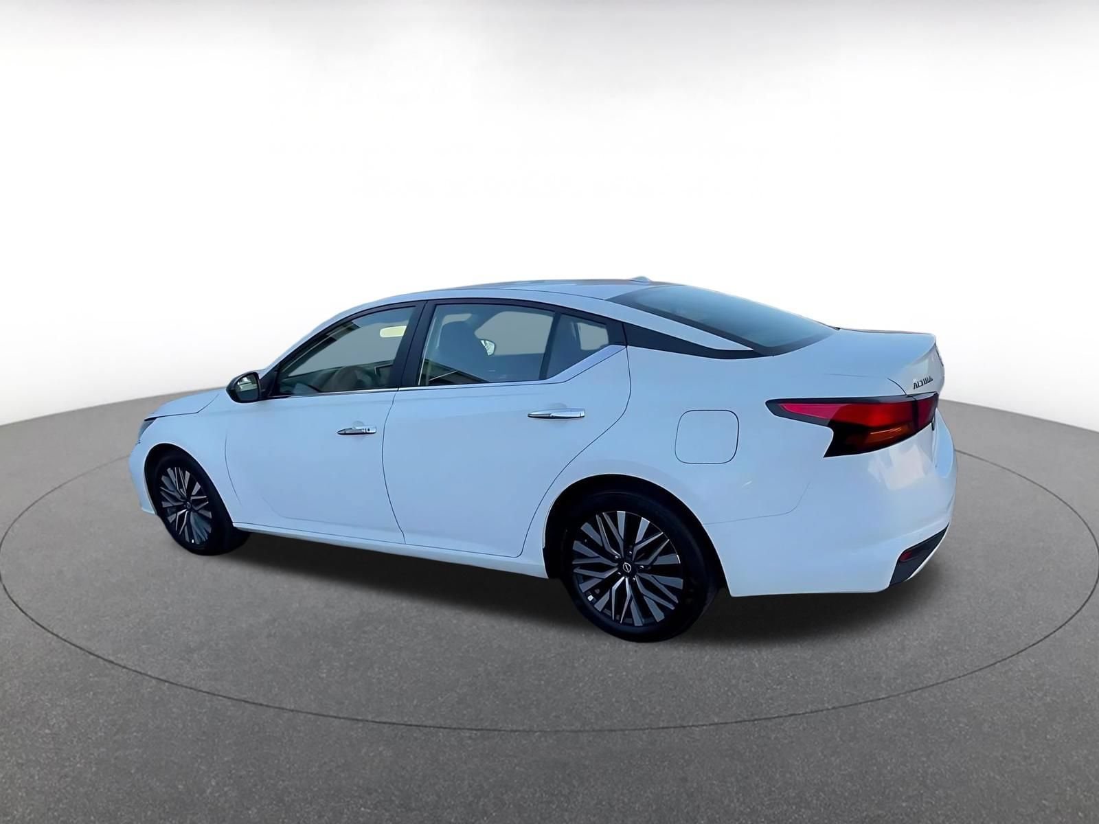 Thumbnail: 2025 Nissan Altima - 10