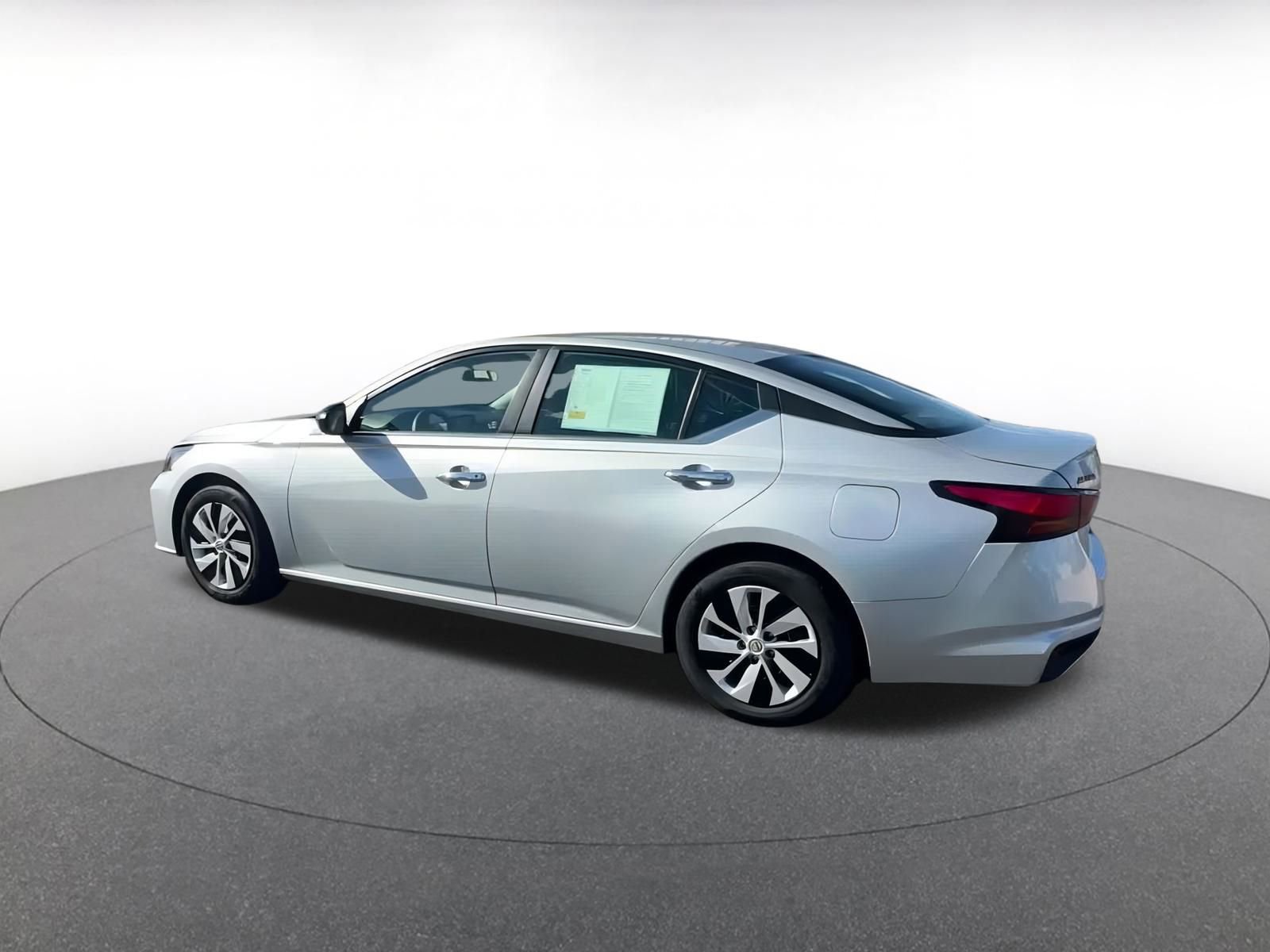 Thumbnail: 2024 Nissan Altima - 10