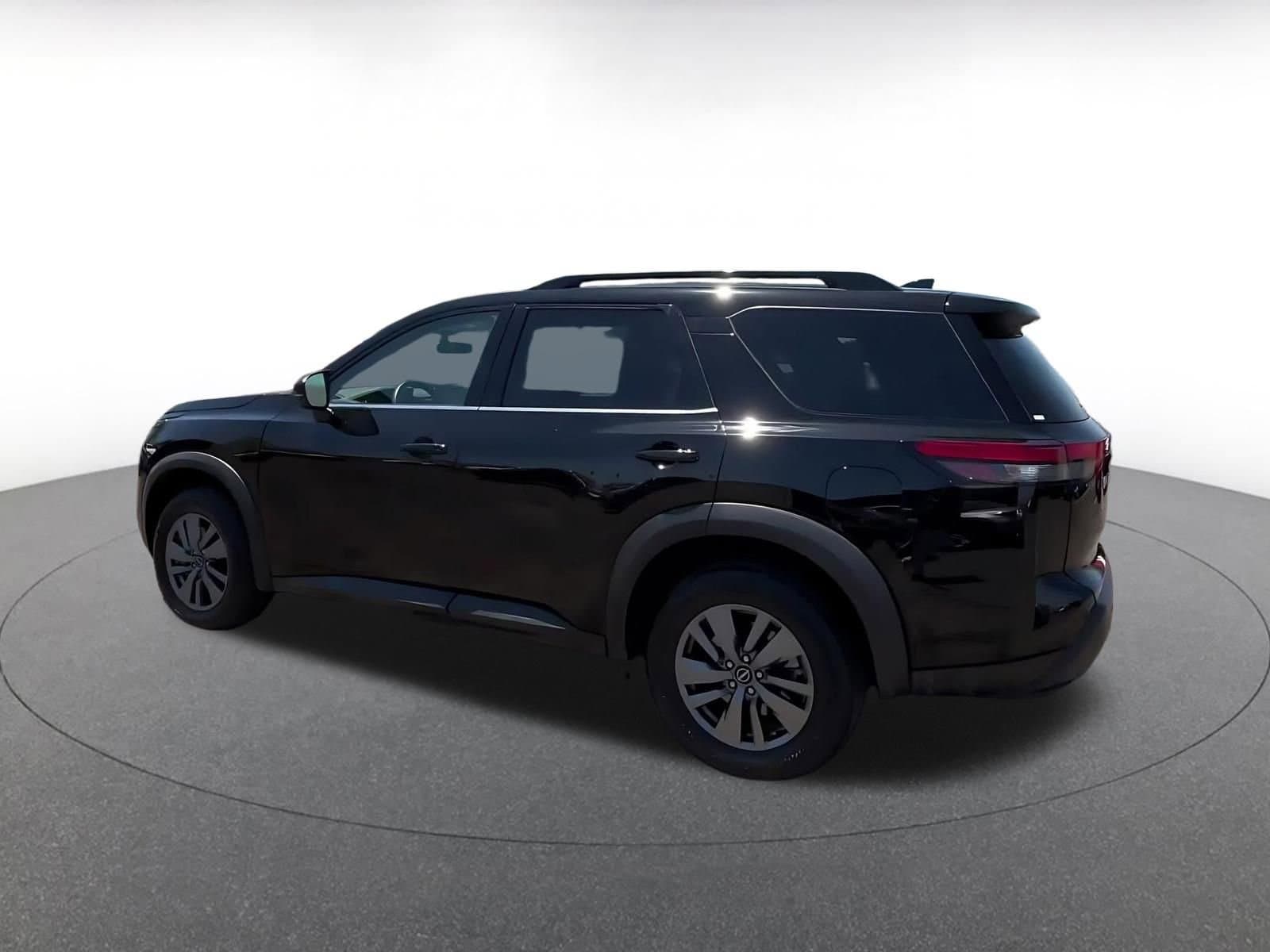 Thumbnail: 2025 Nissan Pathfinder - 10