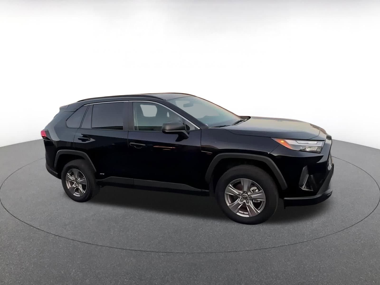 Thumbnail: 2025 Toyota RAV4 - 2