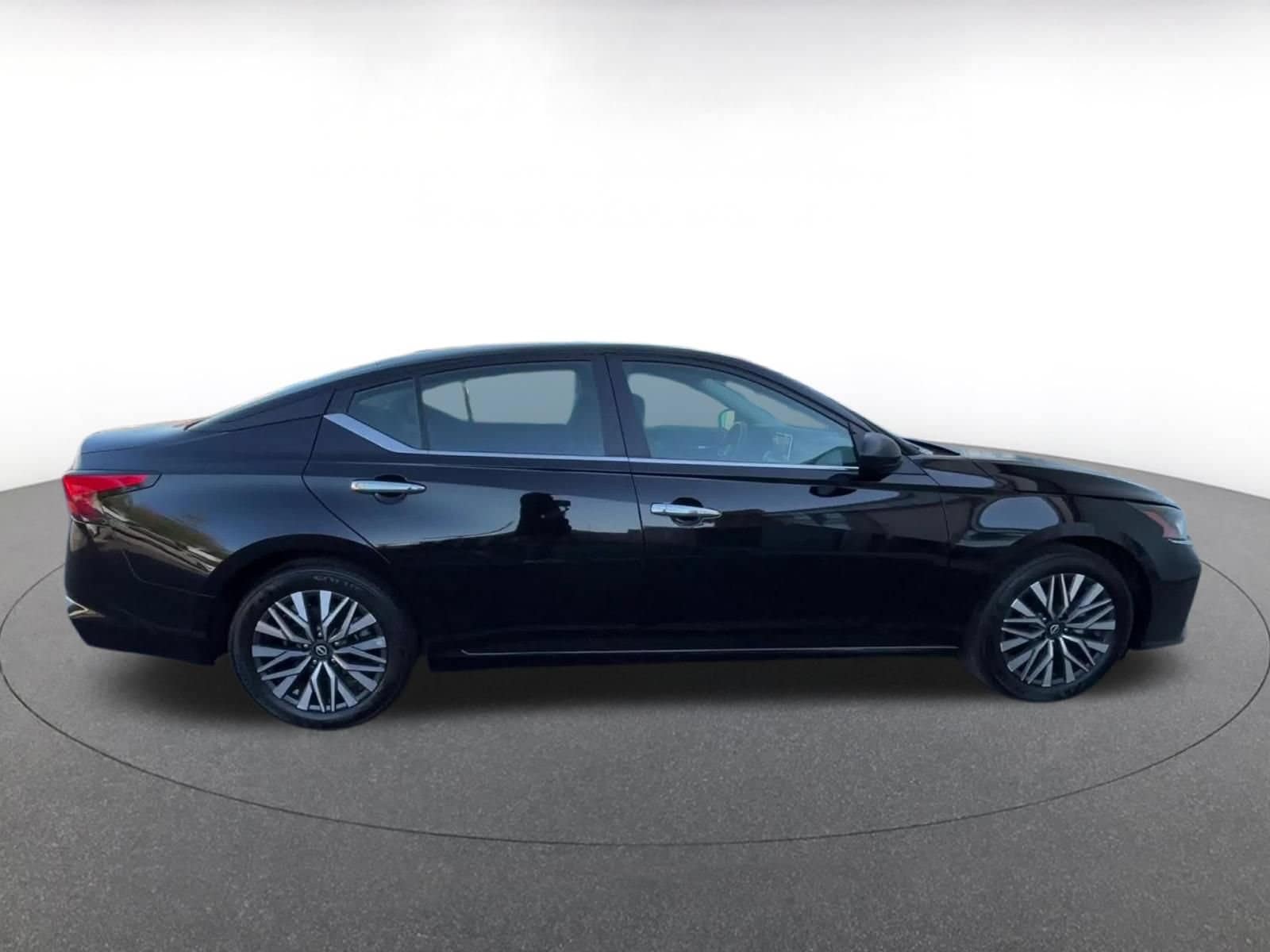 Thumbnail: 2025 Nissan Altima - 16