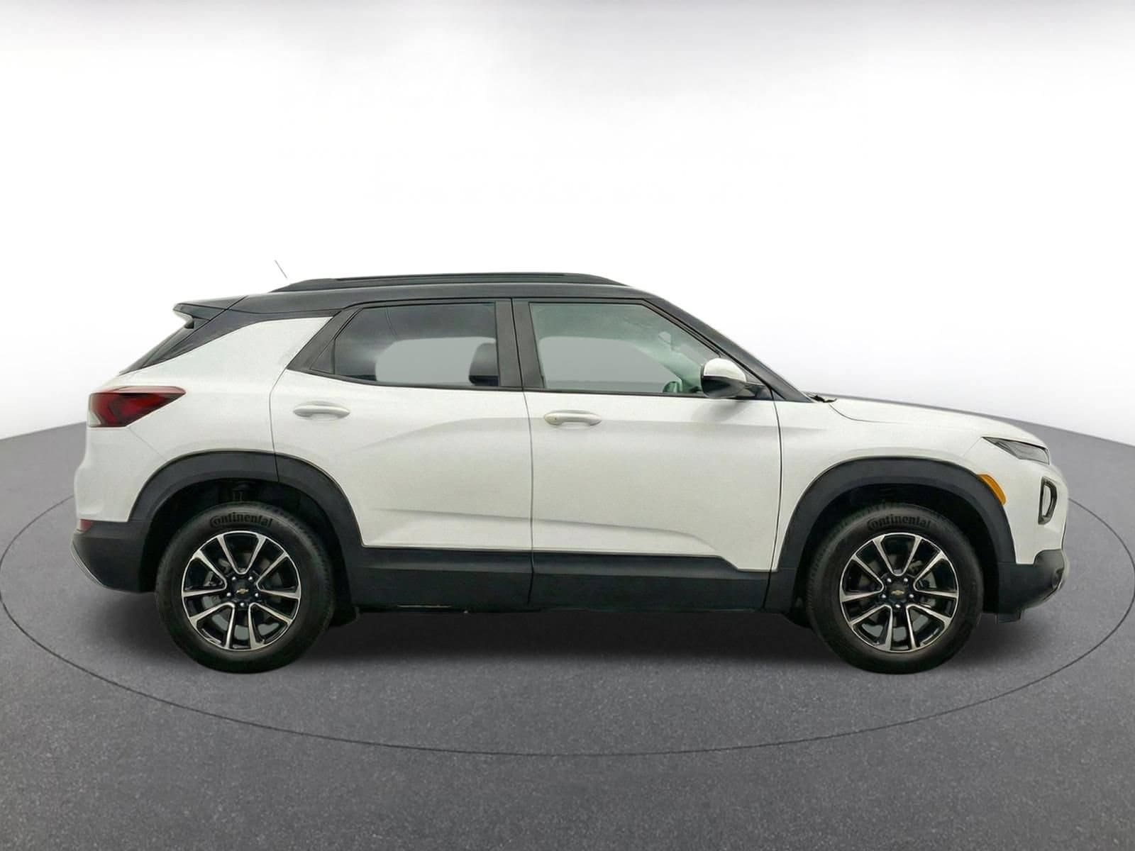 Thumbnail: 2025 Chevrolet TrailBlazer - 13