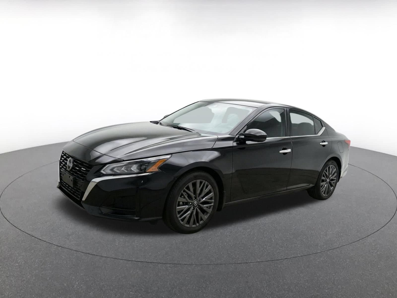 Thumbnail: 2025 Nissan Altima - 3