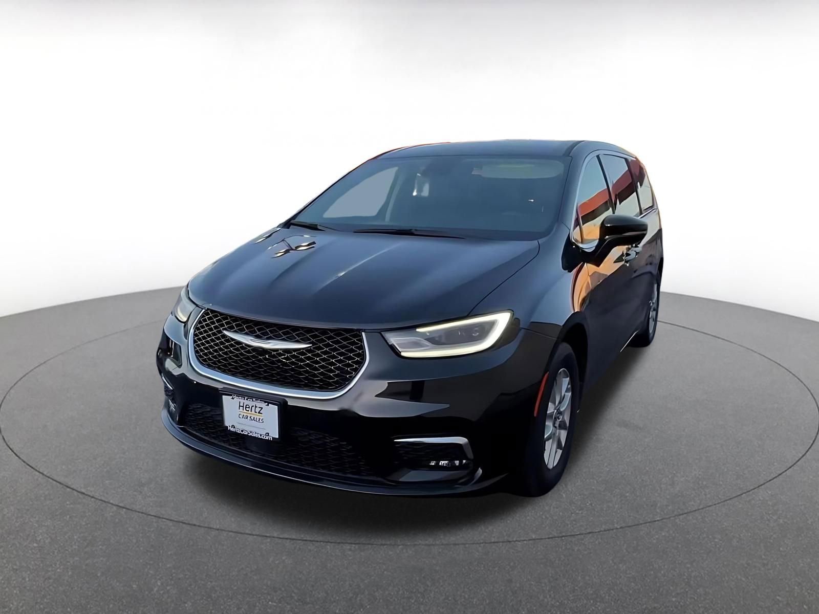 Thumbnail: 2024 Chrysler Pacifica - 7