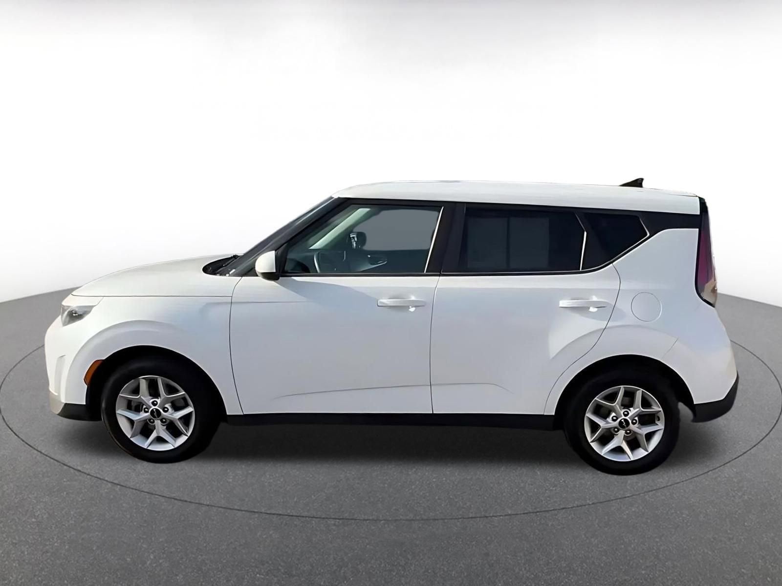 Thumbnail: 2023 Kia Soul - 8