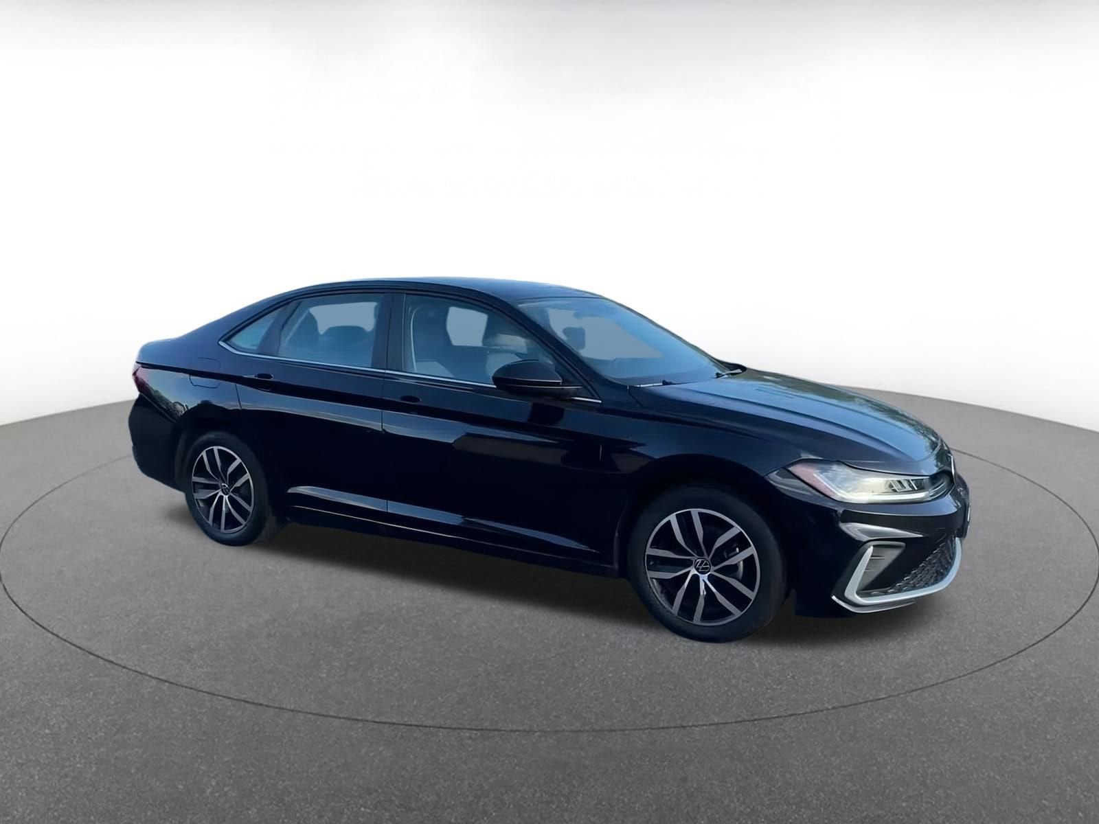 Thumbnail: 2025 Volkswagen Jetta - 2