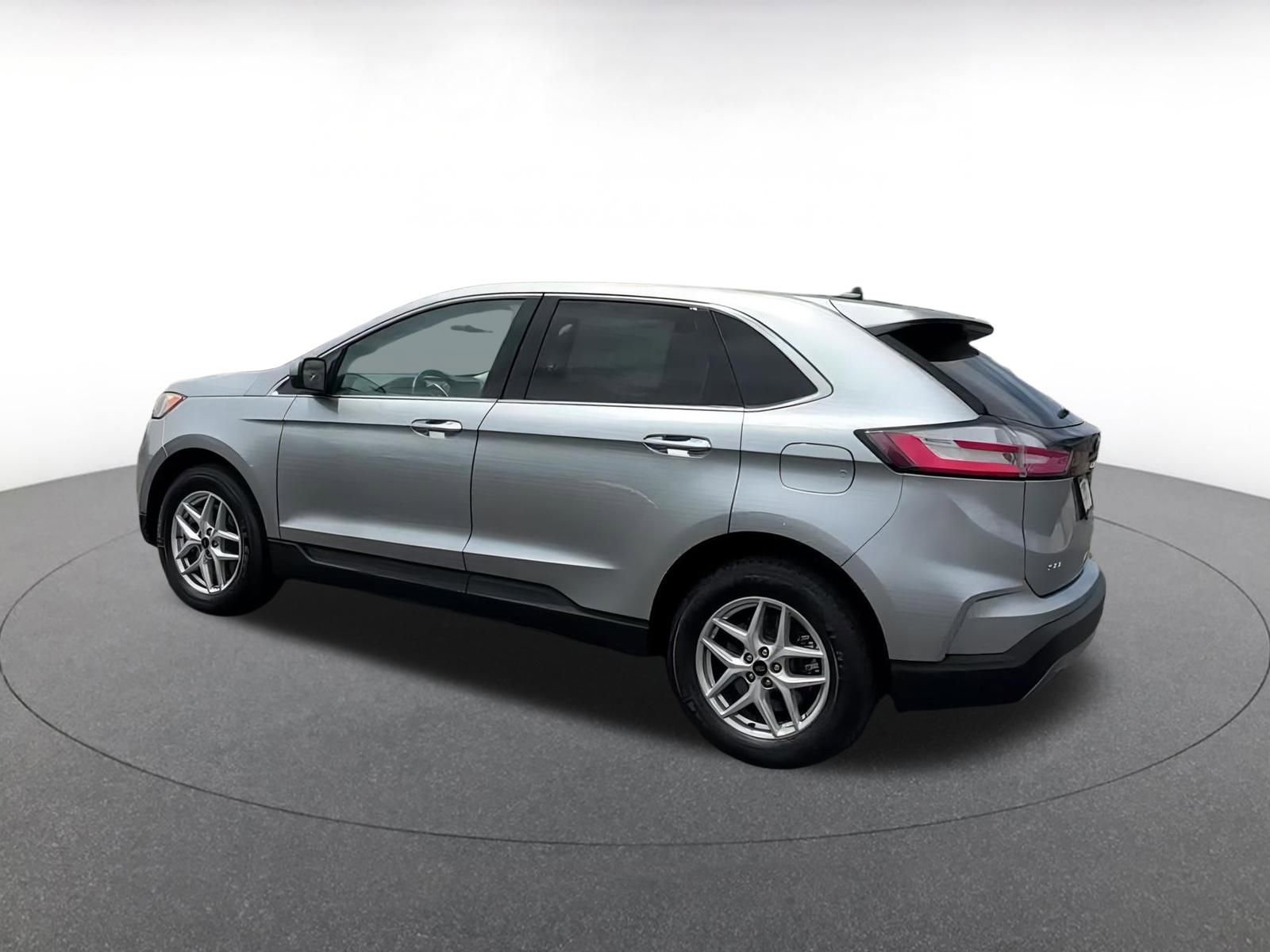 Thumbnail: 2024 Ford Edge - 10