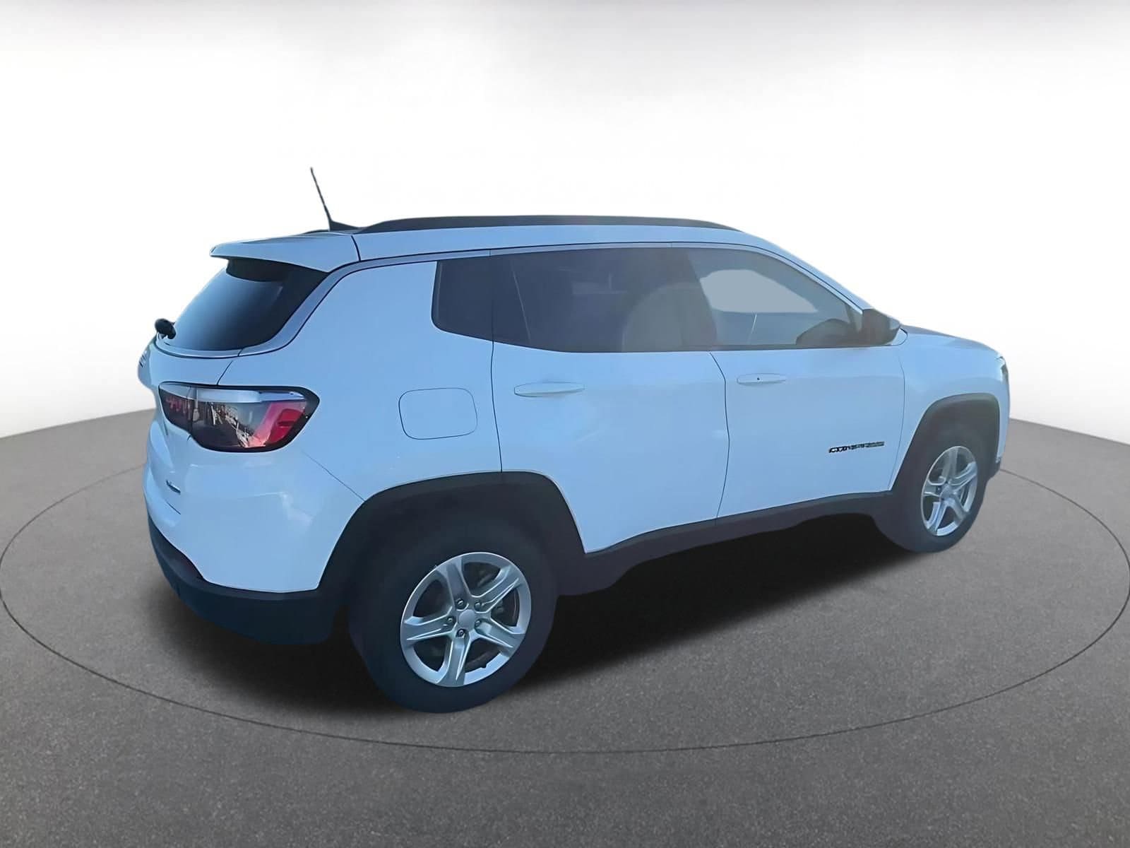 Thumbnail: 2023 Jeep Compass - 14