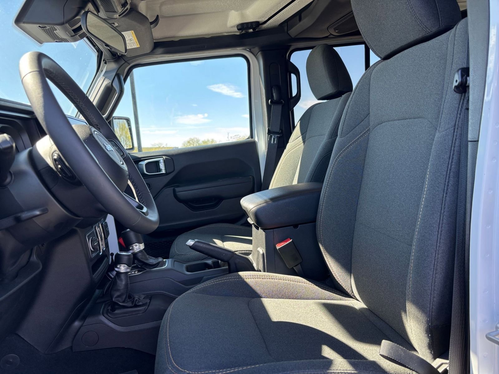 Thumbnail: 2025 Jeep Wrangler - 25