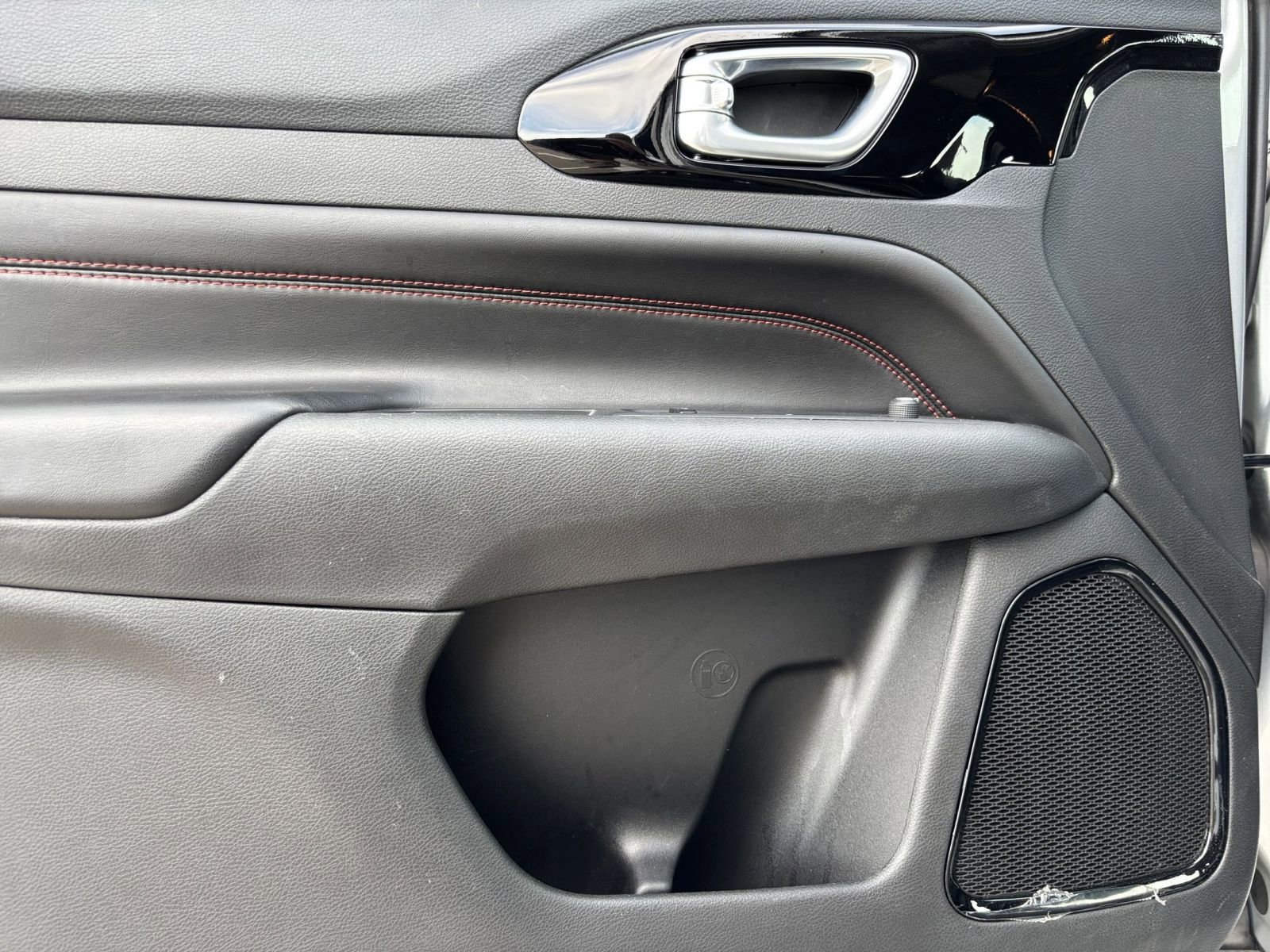 Thumbnail: 2025 Jeep Compass - 21