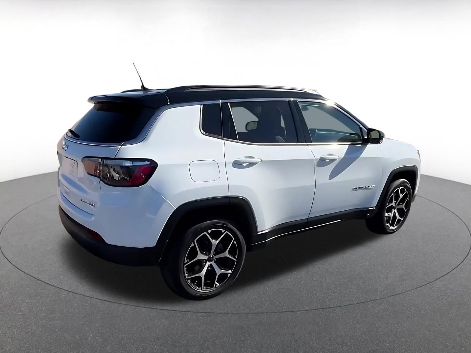 Thumbnail: 2025 Jeep Compass - 15