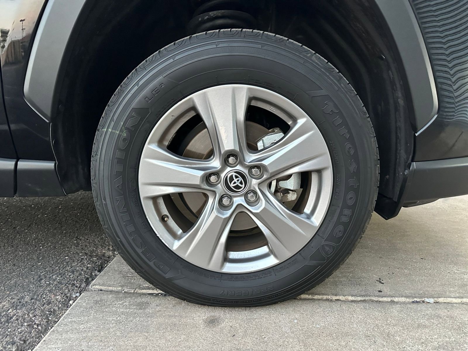 Thumbnail: 2025 Toyota RAV4 - 29