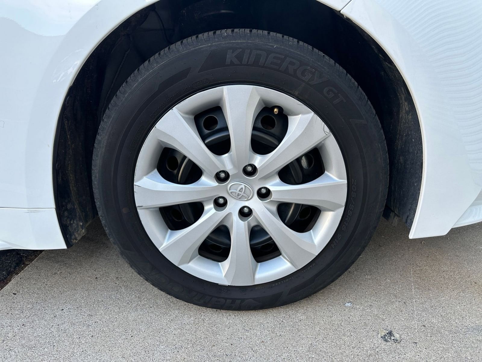 Thumbnail: 2025 Toyota Corolla - 28