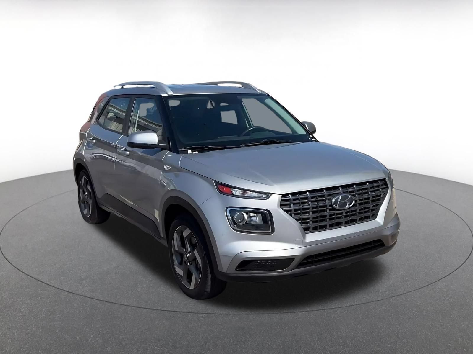 Thumbnail: 2025 Hyundai Venue - 3