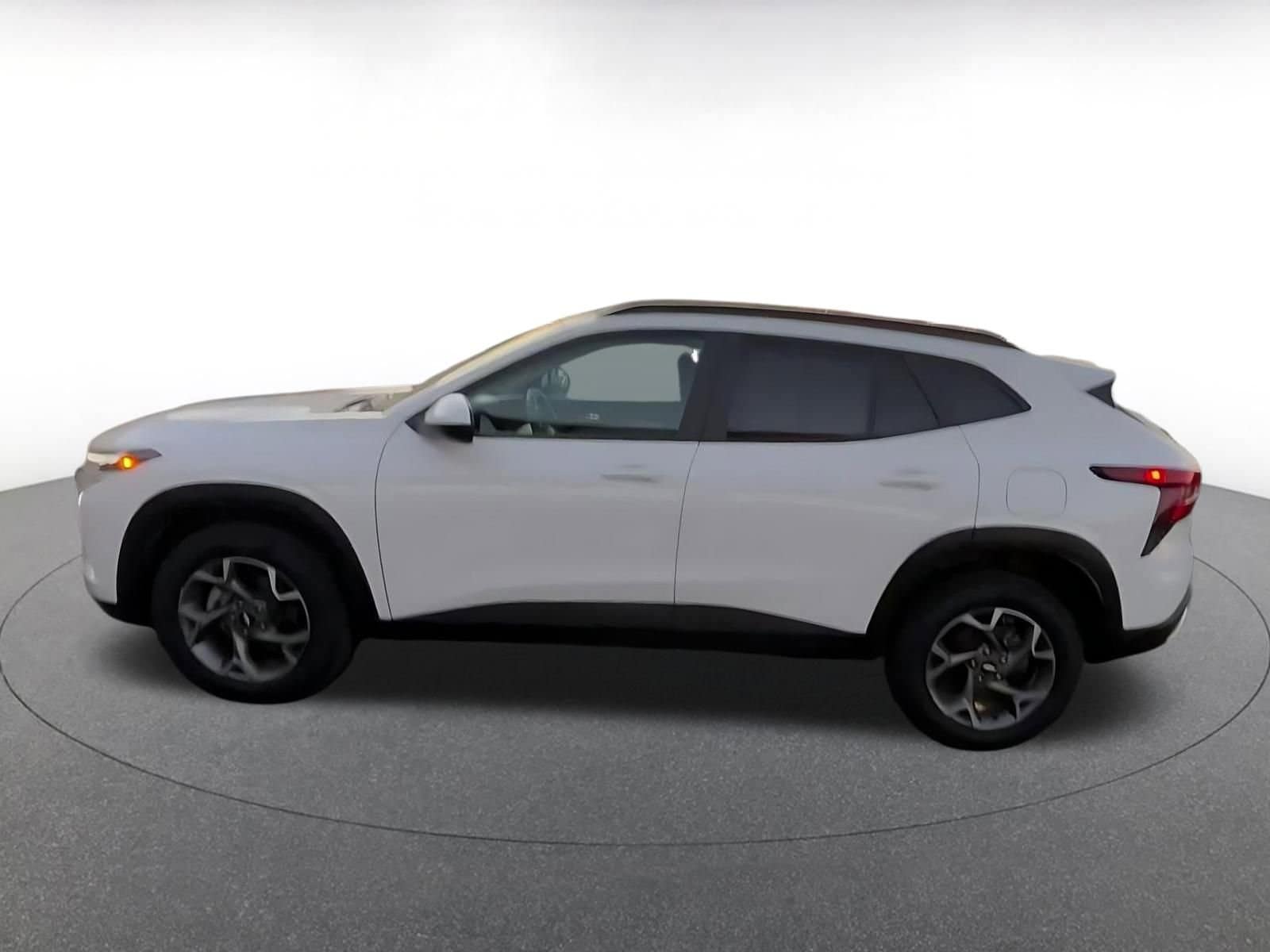 Thumbnail: 2025 Chevrolet Trax - 9