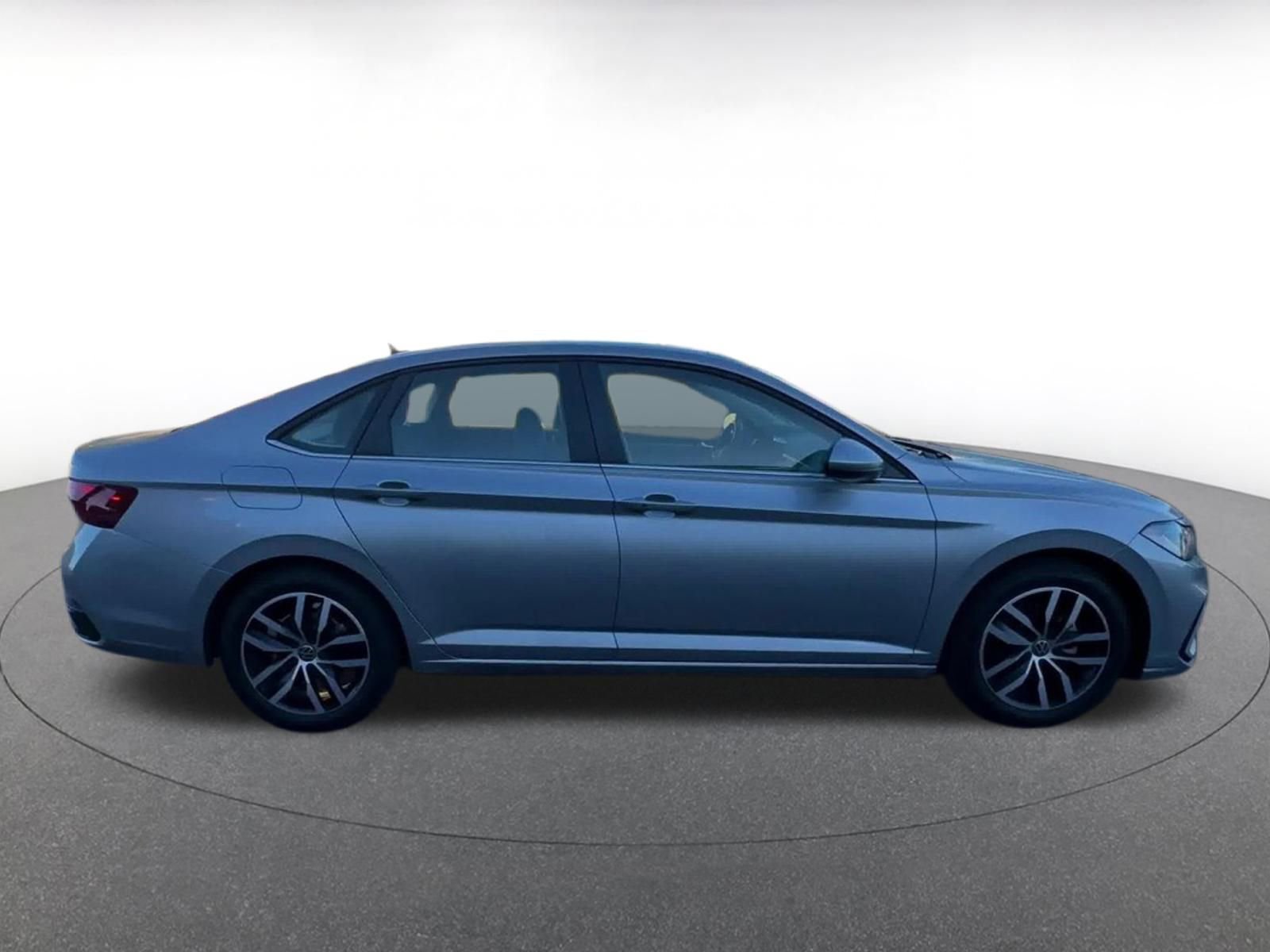 Thumbnail: 2025 Volkswagen Jetta - 16
