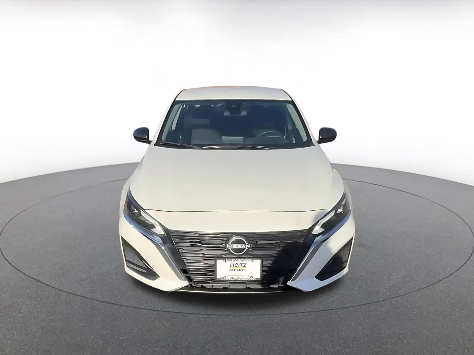 Thumbnail: 2025 Nissan Altima - 4