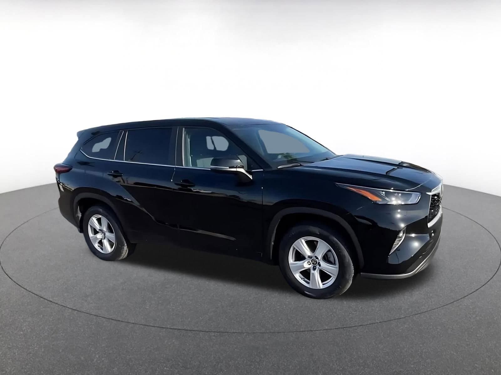 Thumbnail: 2025 Toyota Highlander - 2