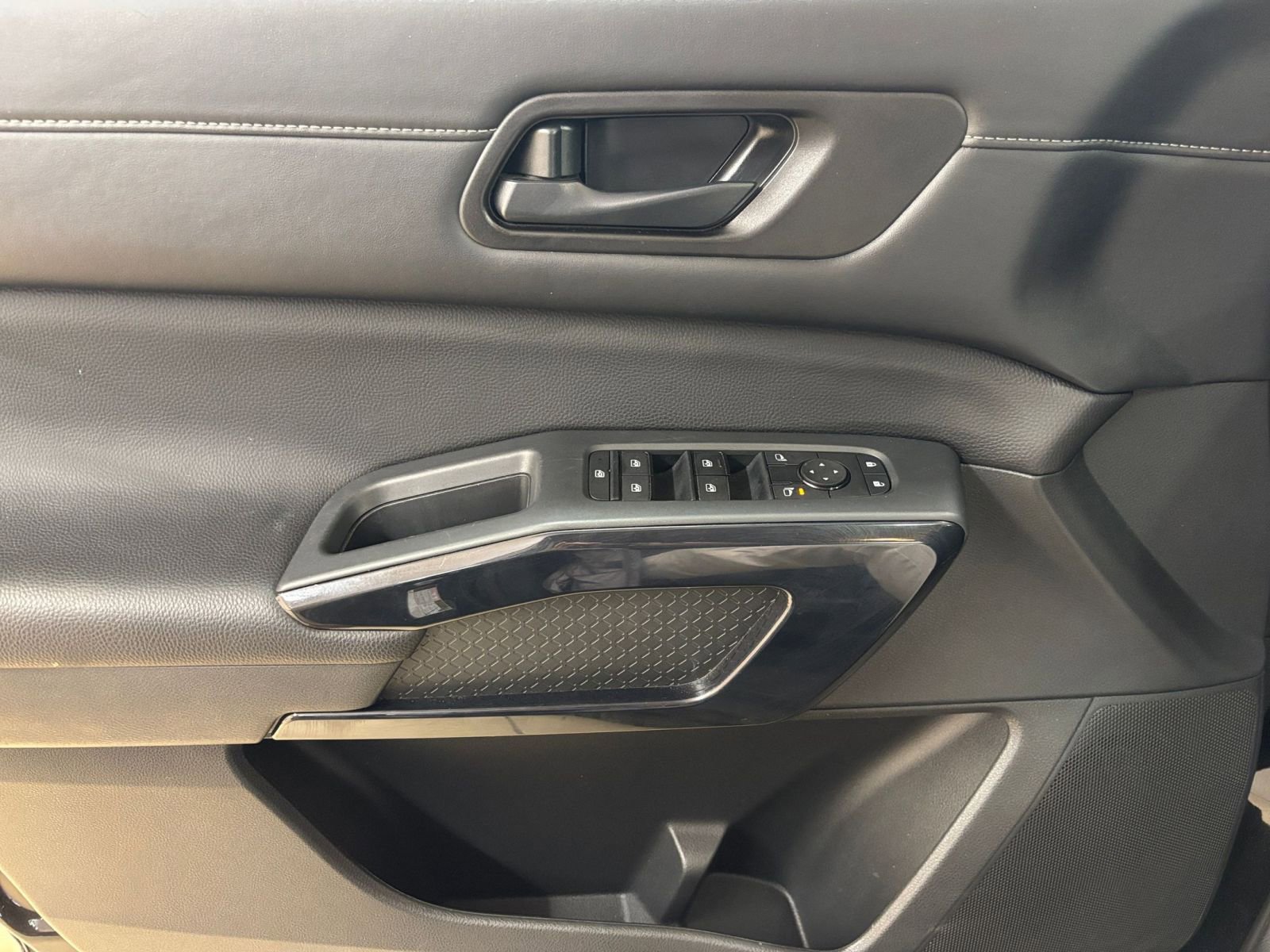 Thumbnail: 2025 Nissan Pathfinder - 18