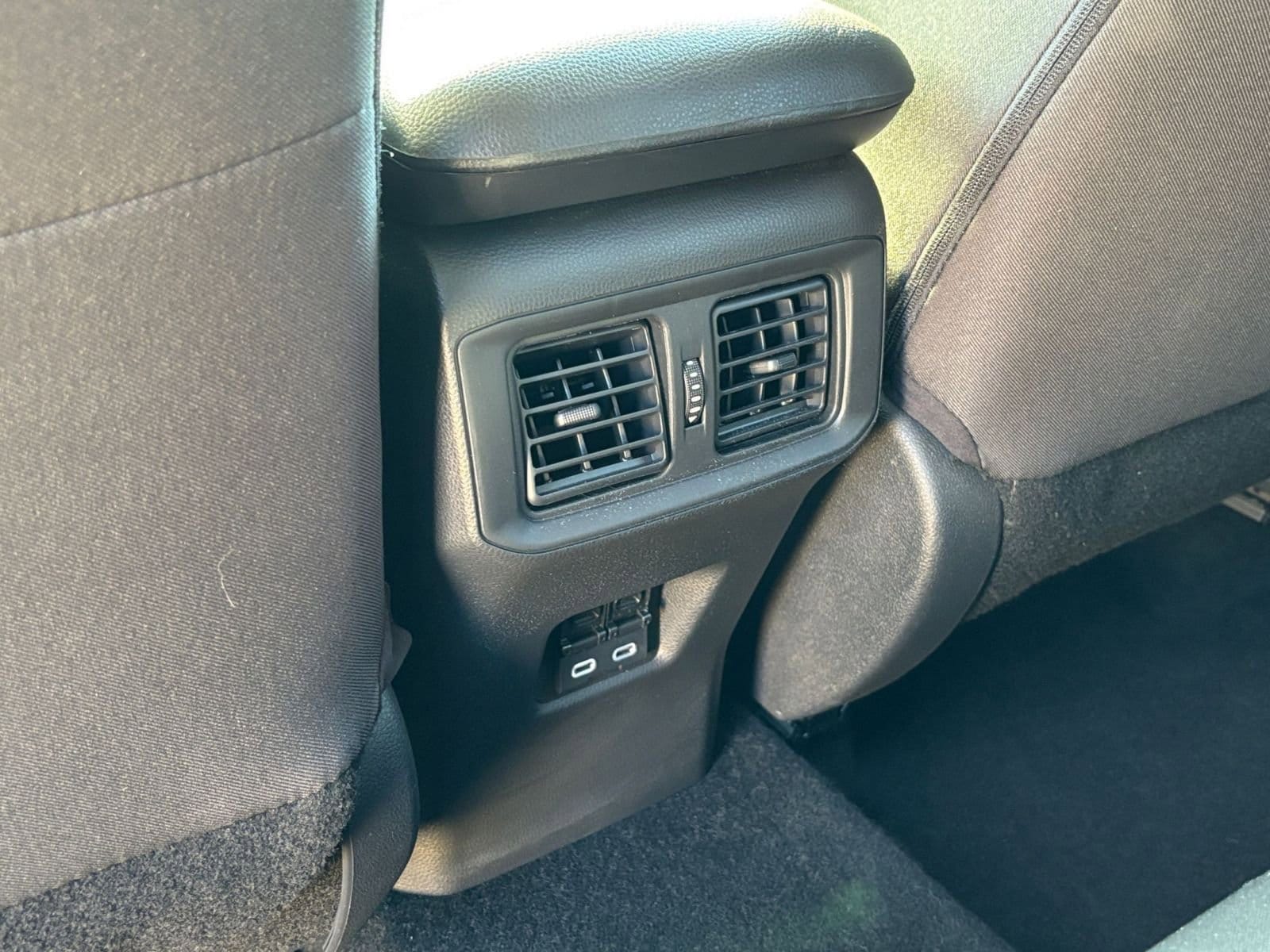 Thumbnail: 2025 Toyota RAV4 - 27