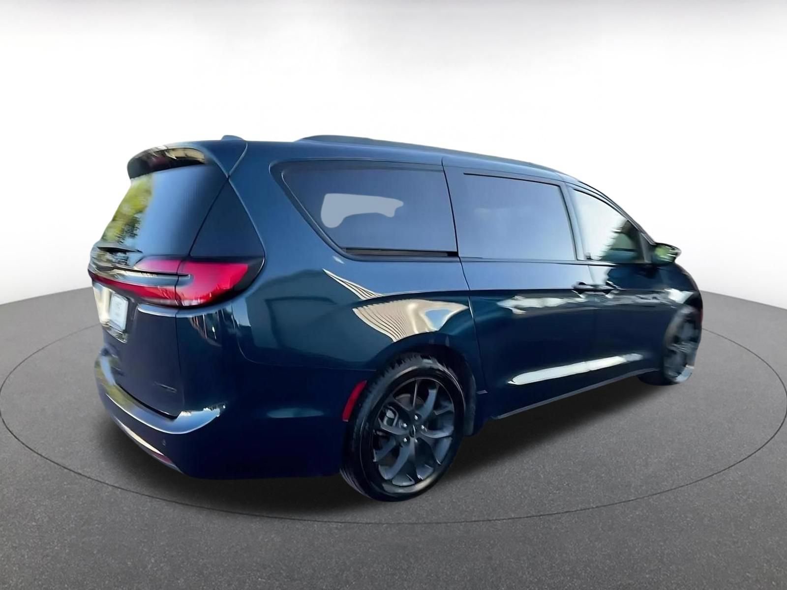 Thumbnail: 2025 Chrysler Pacifica - 15