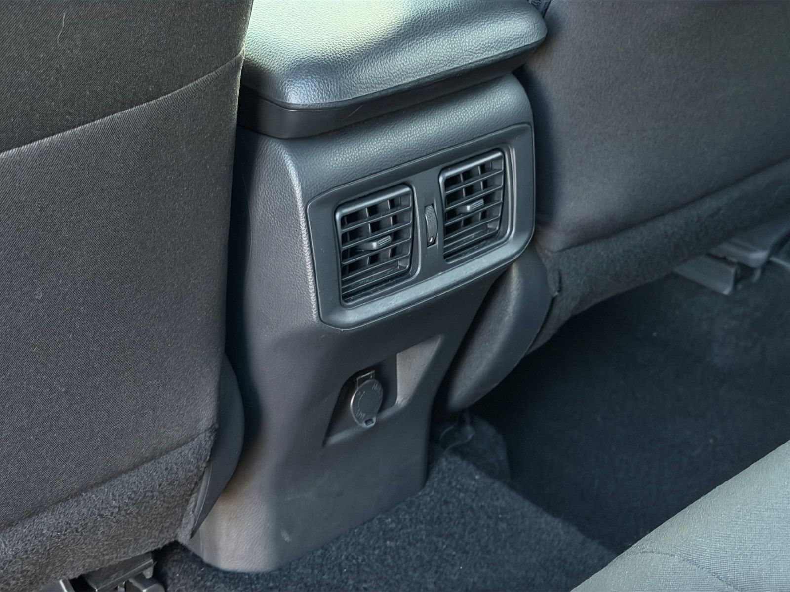 Thumbnail: 2025 Toyota RAV4 - 23