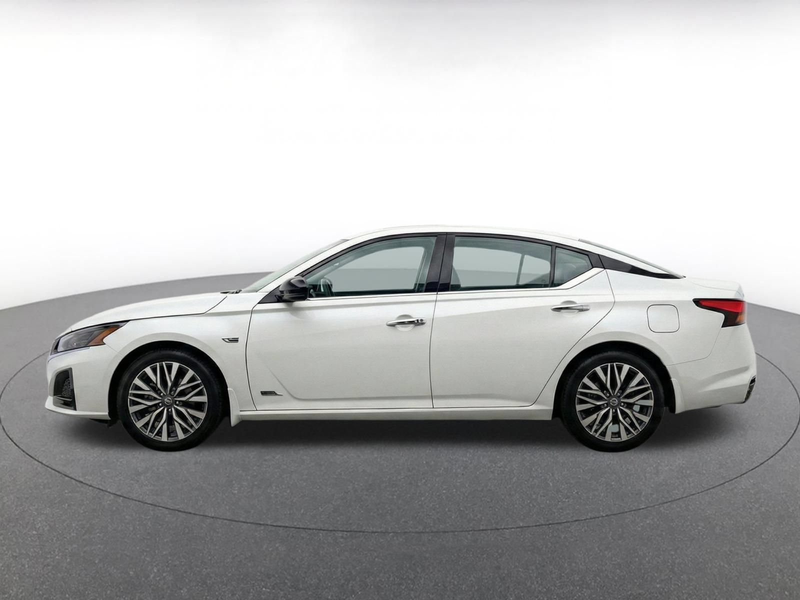 Thumbnail: 2025 Nissan Altima - 4