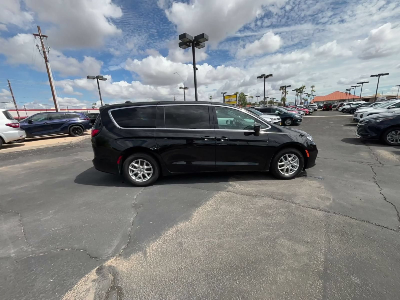 Thumbnail: 2025 Chrysler Pacifica - 15