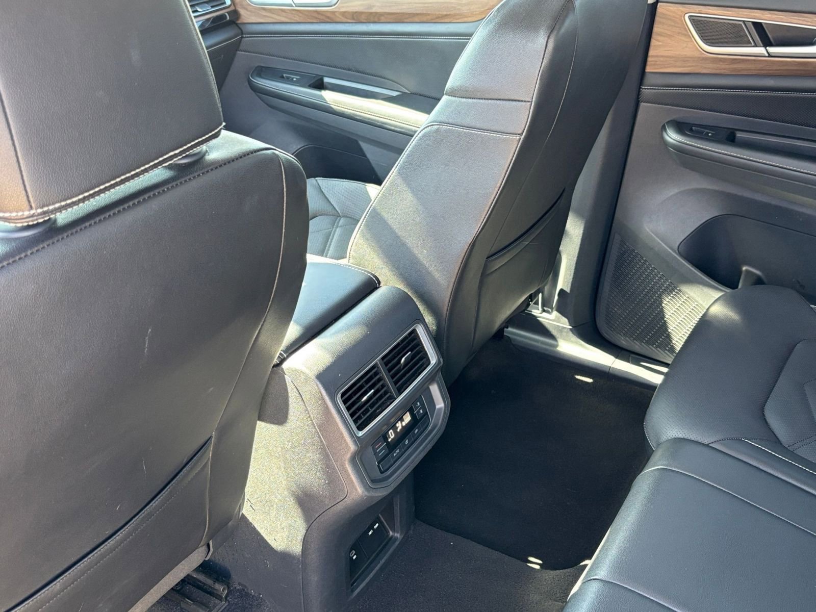 Thumbnail: 2024 Volkswagen Atlas - 24