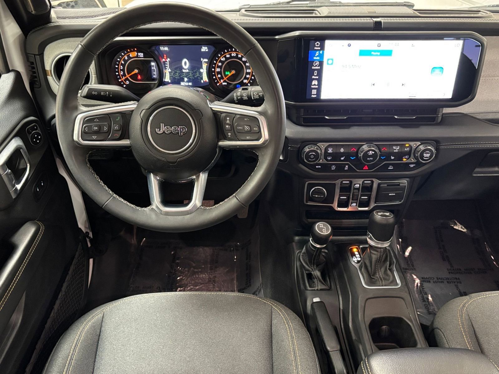 Thumbnail: 2025 Jeep Wrangler - 33