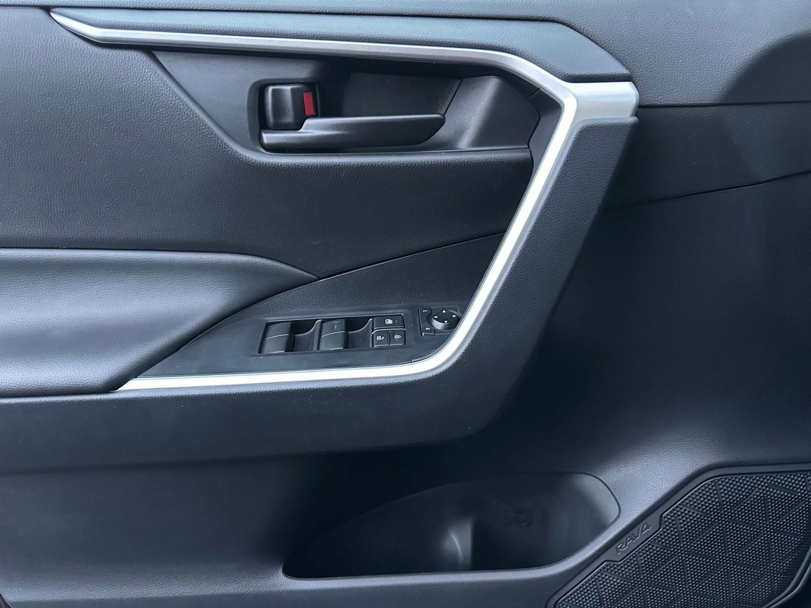 Thumbnail: 2025 Toyota RAV4 - 20