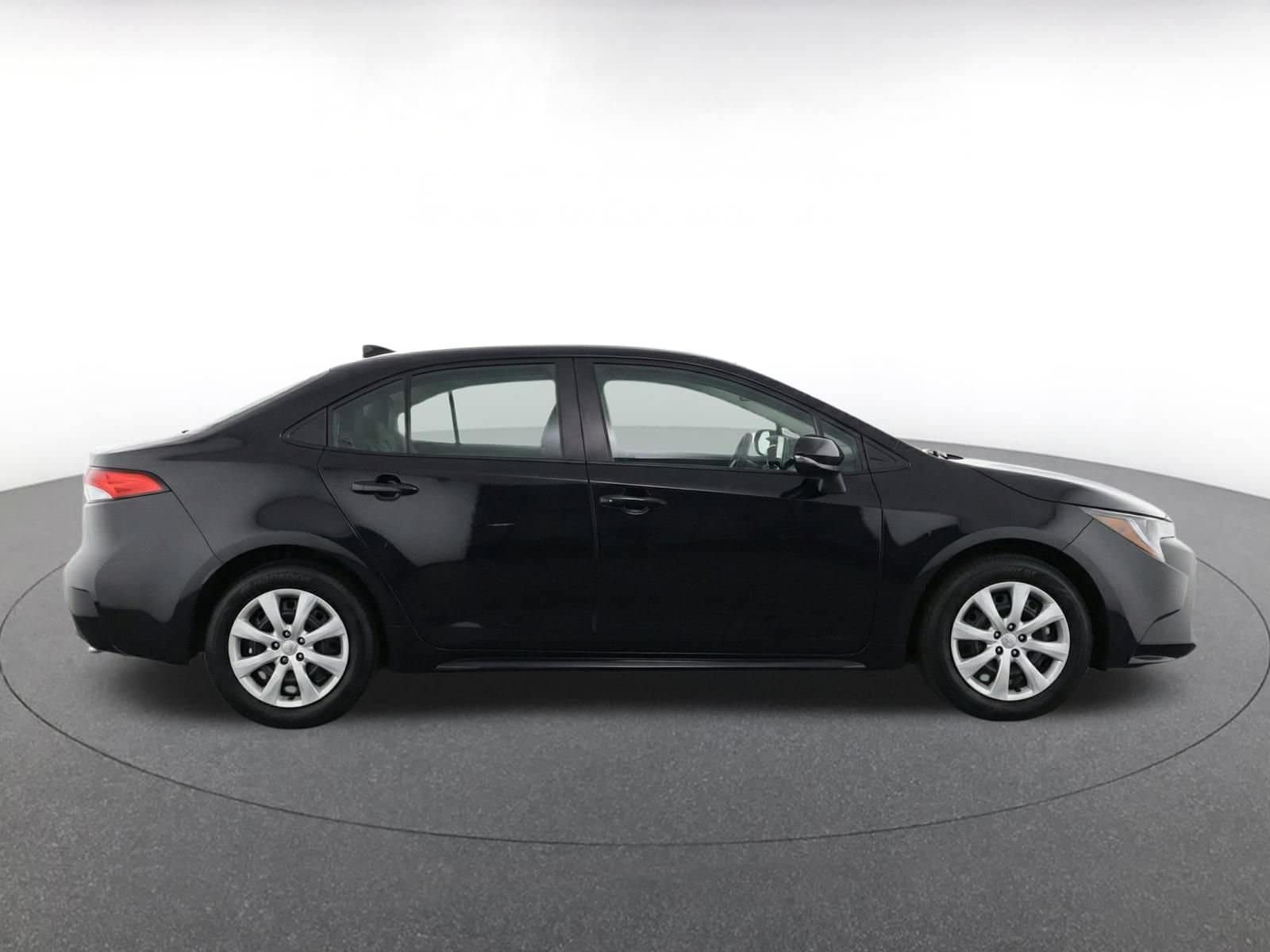 Thumbnail: 2025 Toyota Corolla - 10