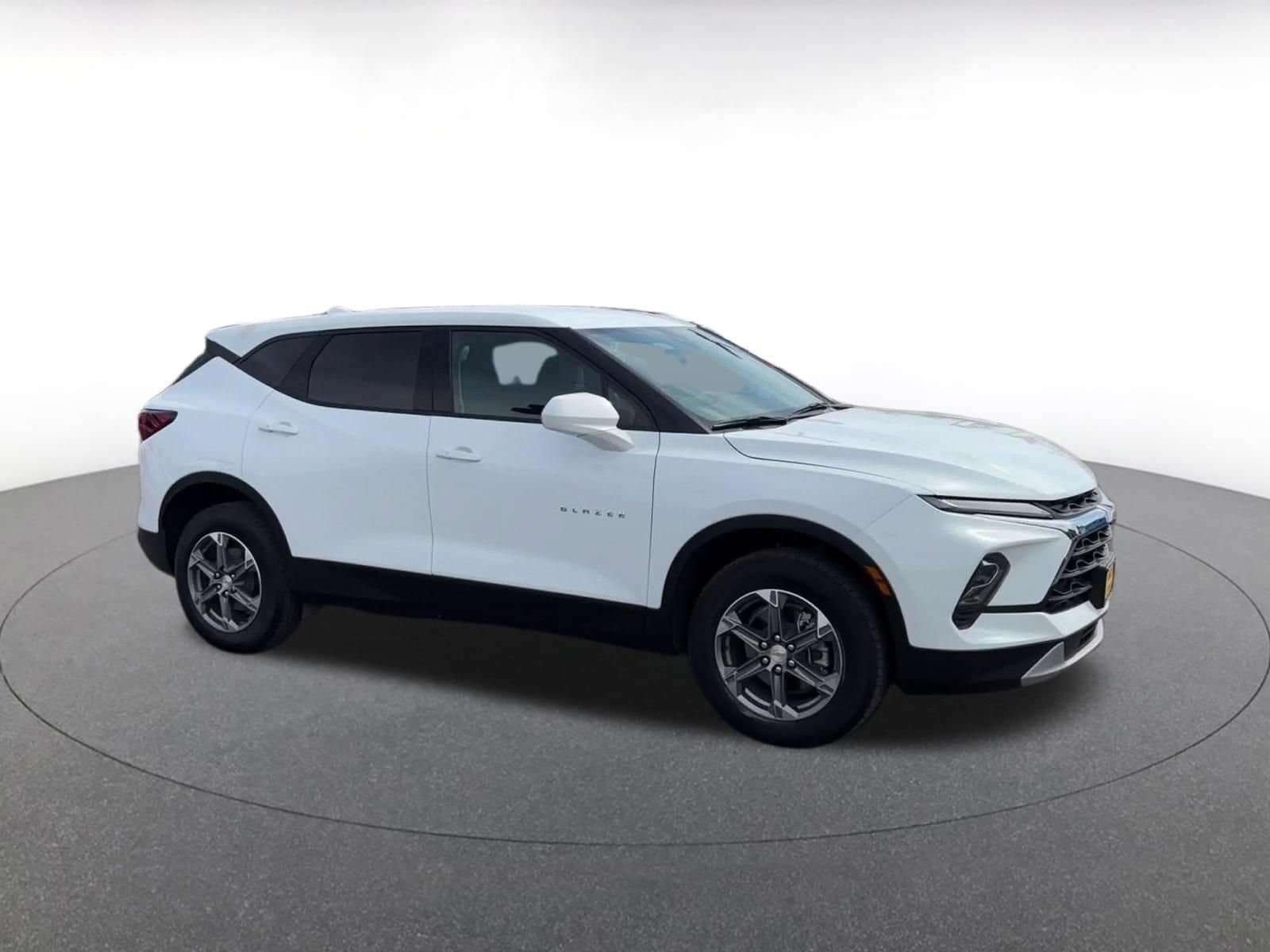 Thumbnail: 2026 Chevrolet Blazer - 2
