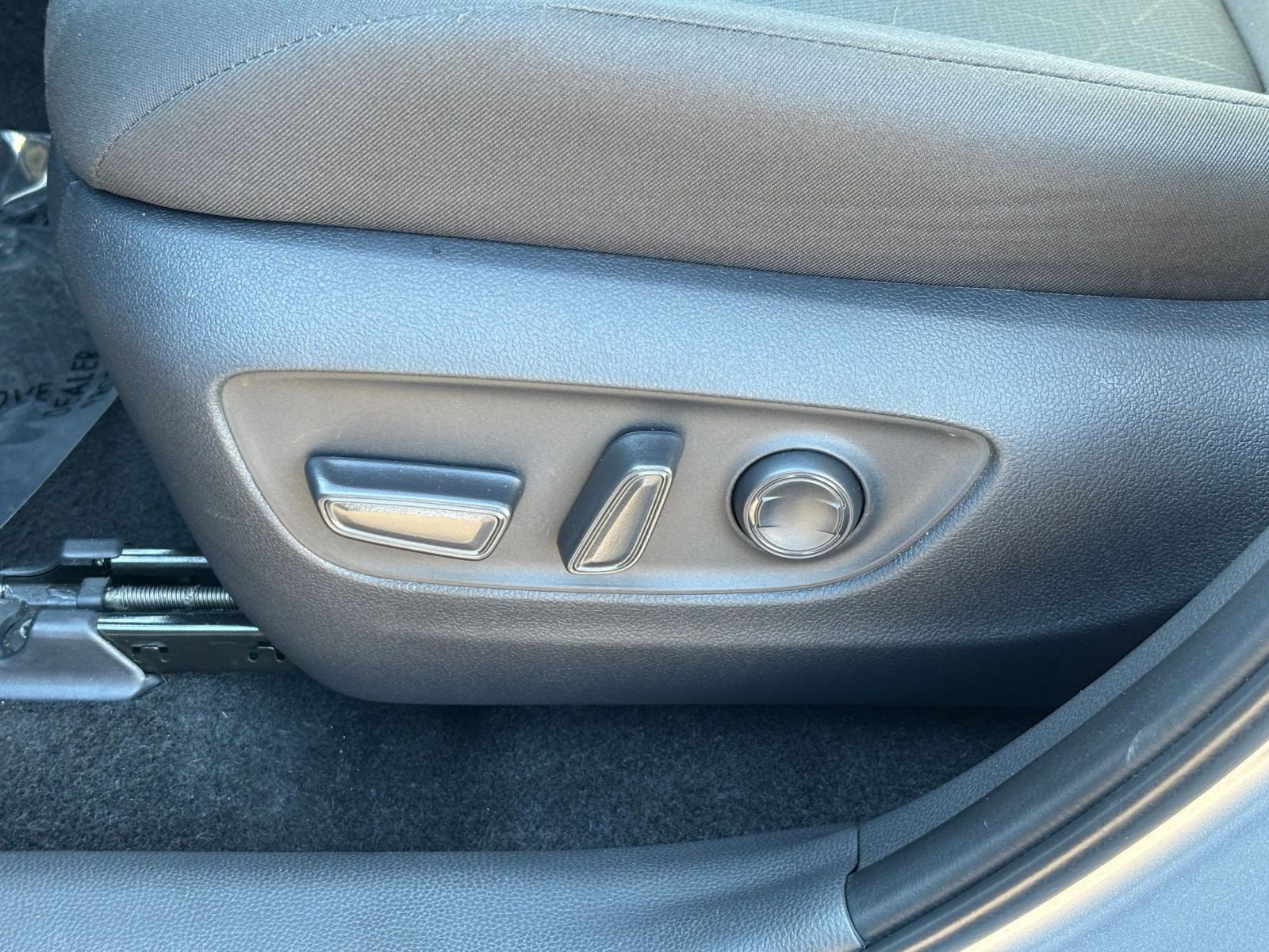 Thumbnail: 2025 Toyota RAV4 - 25