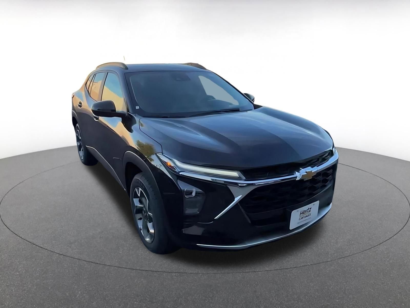 Thumbnail: 2025 Chevrolet Trax - 3