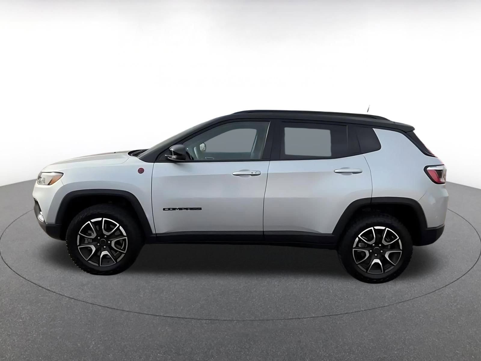 Thumbnail: 2025 Jeep Compass - 9