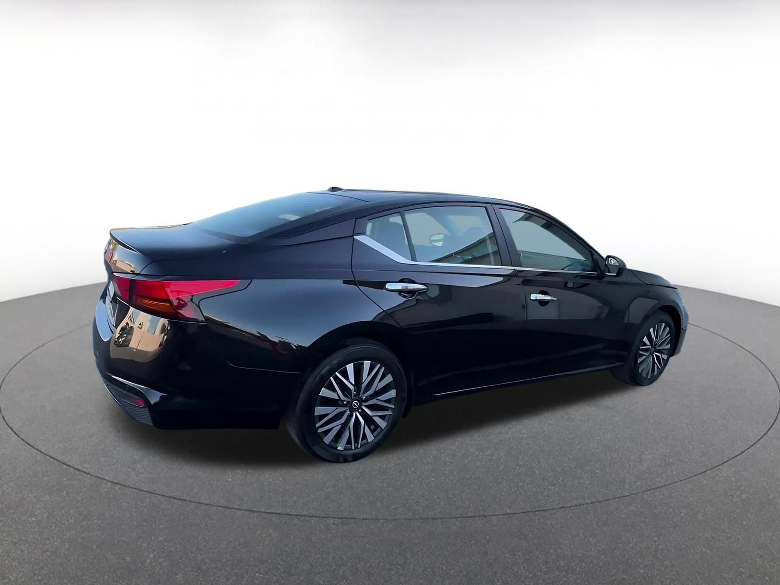 Thumbnail: 2025 Nissan Altima - 14