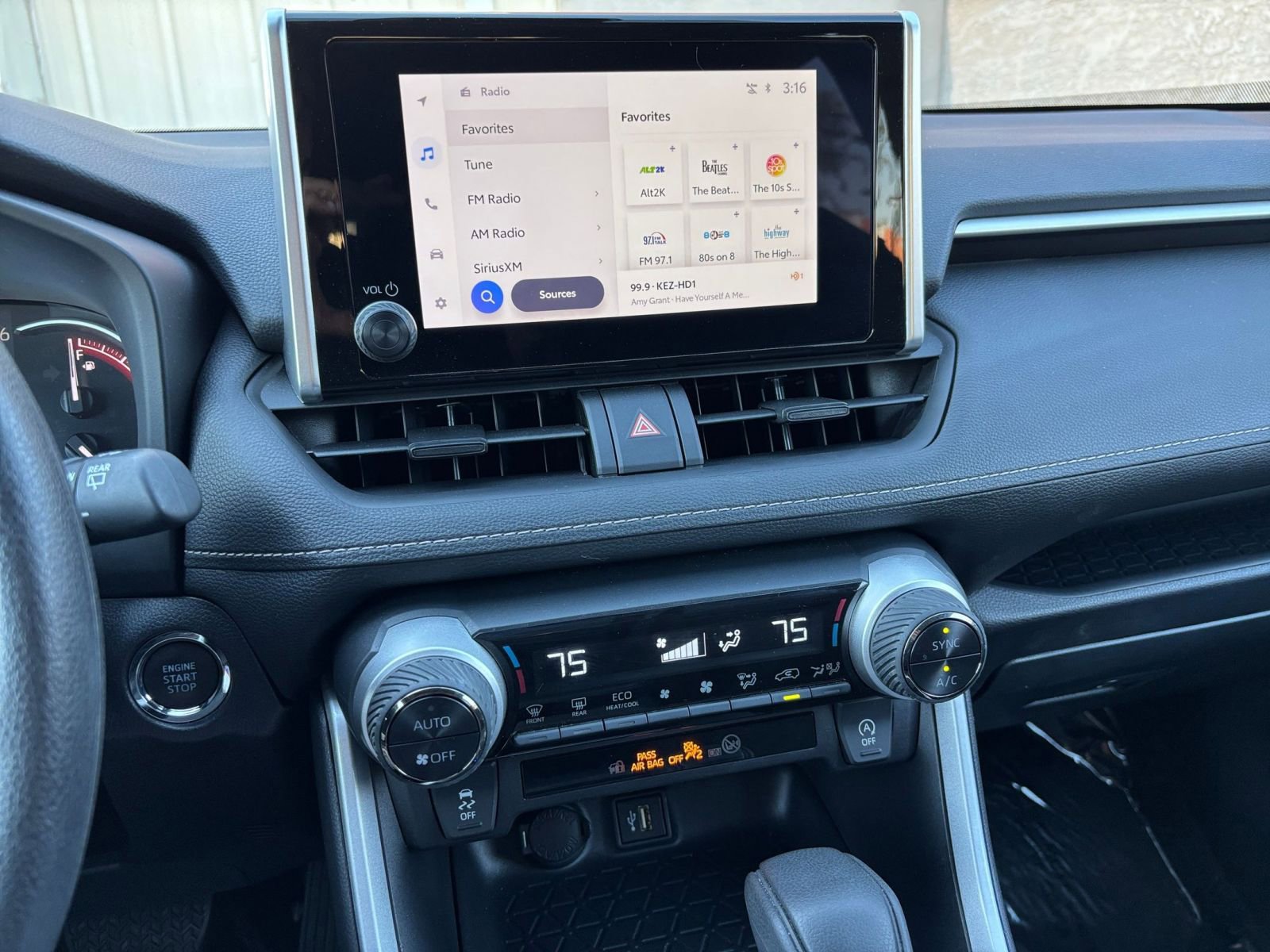 Thumbnail: 2025 Toyota RAV4 - 18