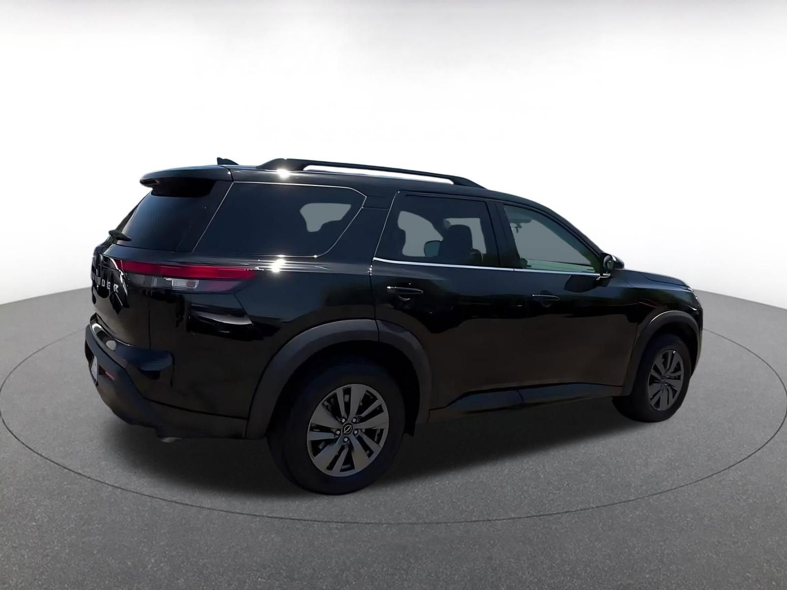 Thumbnail: 2025 Nissan Pathfinder - 15