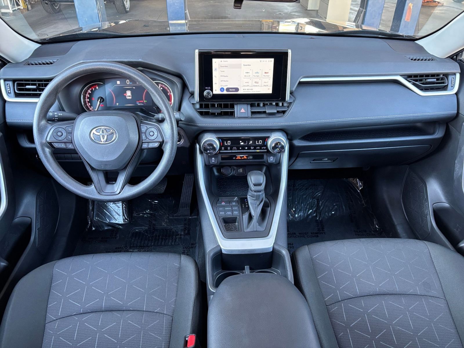 Thumbnail: 2025 Toyota RAV4 - 35