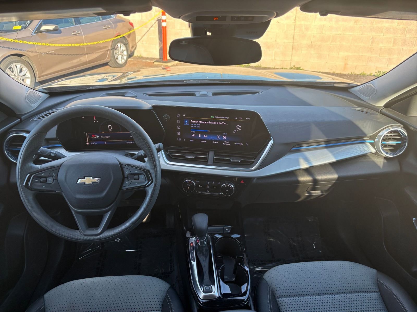 Thumbnail: 2025 Chevrolet Trax - 31