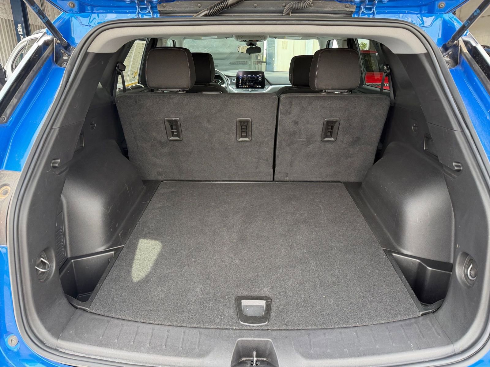 Thumbnail: 2025 Chevrolet Blazer - 32