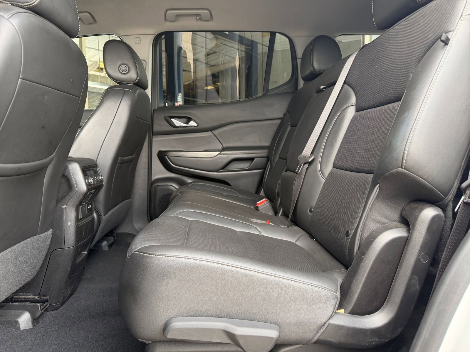 Thumbnail: 2023 GMC Acadia - 28