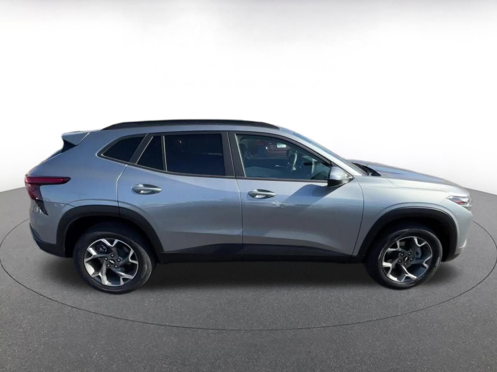 Thumbnail: 2025 Chevrolet Trax - 16