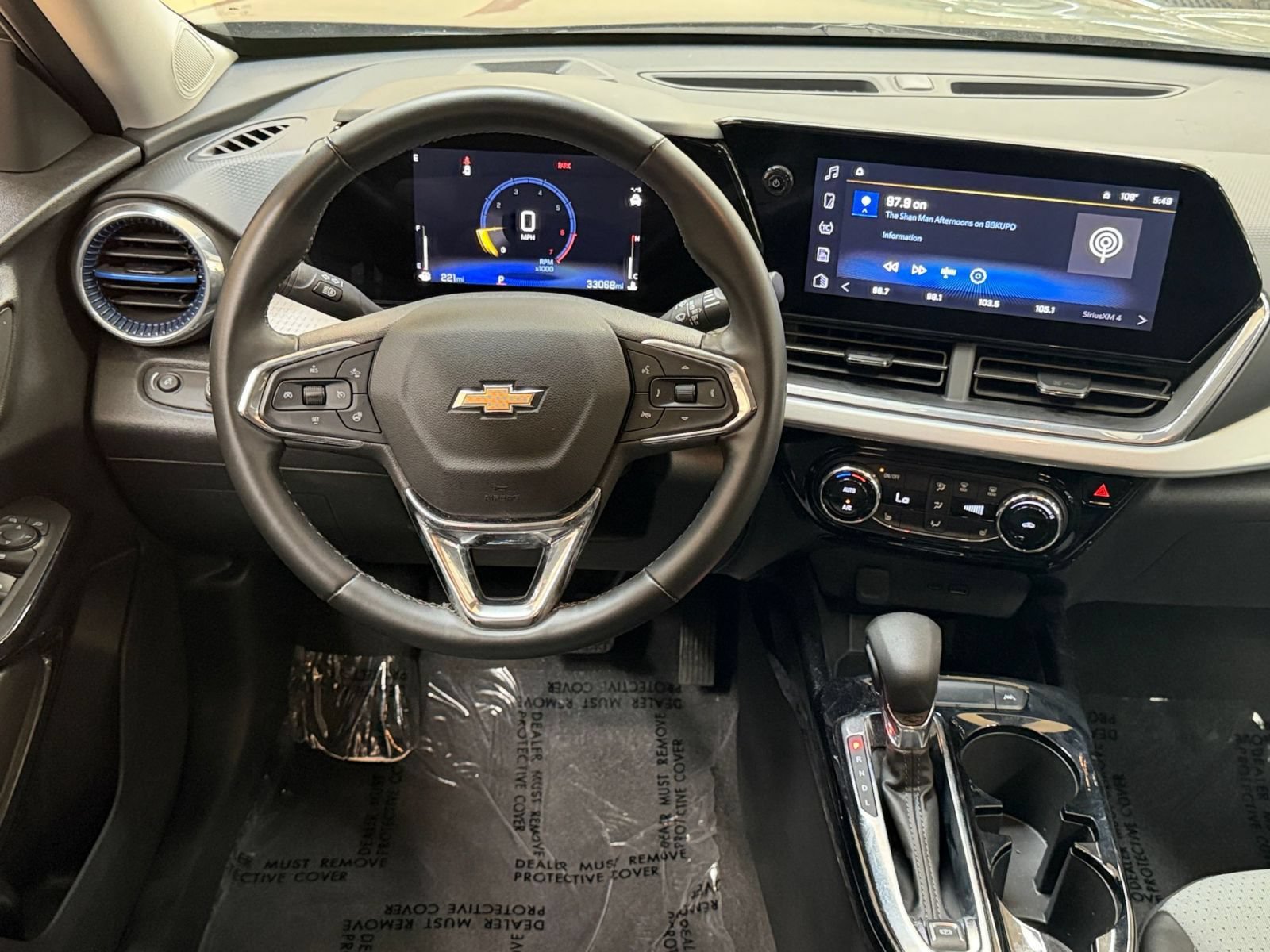 Thumbnail: 2025 Chevrolet Trax - 33