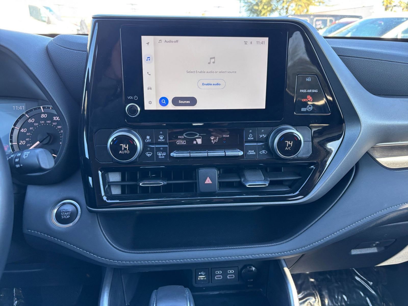 Thumbnail: 2025 Toyota Highlander - 21